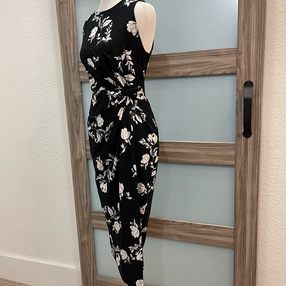 Nine Britton Black and White Sleeveless Sheath Dress